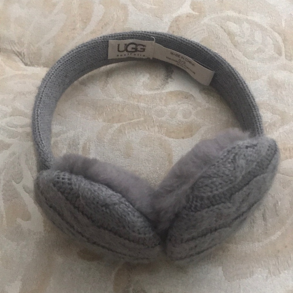 UGG GREY CABLE SWEATER KNIT EARMUFFS - NEVER WORN